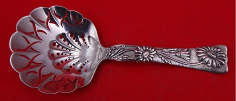 Bon Bon Spoon Rare pierced w/ daisy motif shell bowl 5 3/8